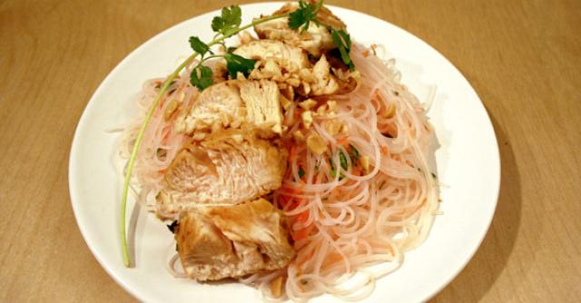 Ginger Chicken with Rice Noodles