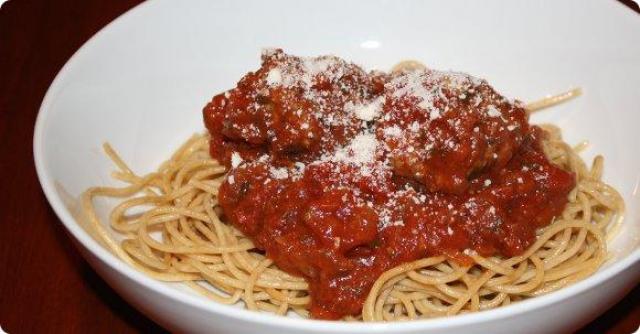 Slow Cooker Spaghetti Sauce with Meatballs