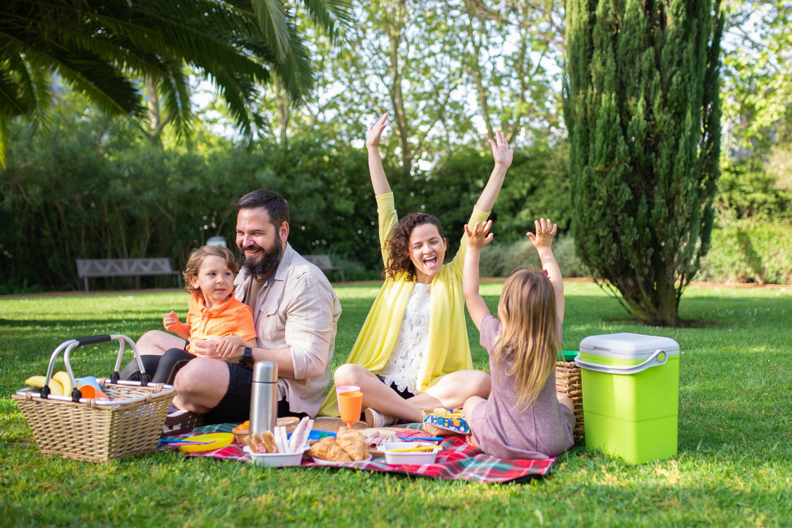 How to Plan the Perfect Family Picnic: Tips & Ideas | Cozi Family Organizer